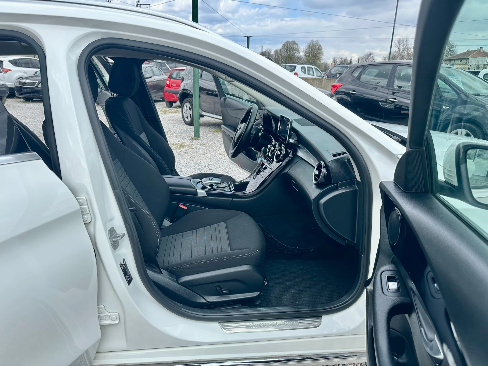 Mercedes-Benz C 220 2.2CDI* BLUETEC* 7G-TRONIC* NAVI* , снимка 8 - Автомобили и джипове - 54194285