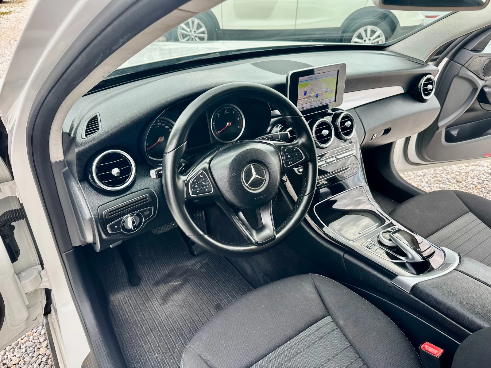 Mercedes-Benz C 220 2.2CDI* BLUETEC* 7G-TRONIC* NAVI* , снимка 14 - Автомобили и джипове - 54194285