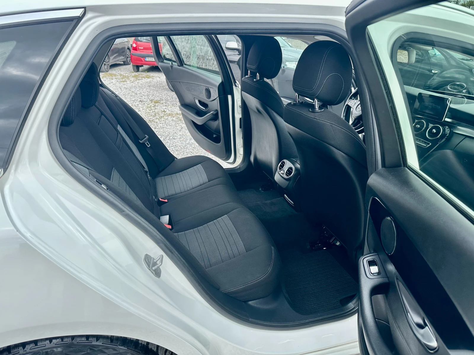 Mercedes-Benz C 220 2.2CDI* BLUETEC* 7G-TRONIC* NAVI* , снимка 9 - Автомобили и джипове - 54194285