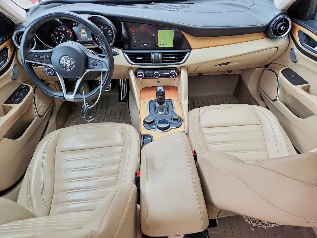 Alfa Romeo Giulia TI| HARMAN/KARDON| DISTRONIC| ПАНО, снимка 8 - Автомобили и джипове - 54259300