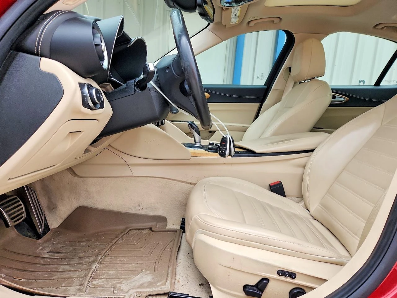 Alfa Romeo Giulia TI| HARMAN/KARDON| DISTRONIC| ПАНО, снимка 7 - Автомобили и джипове - 54259300