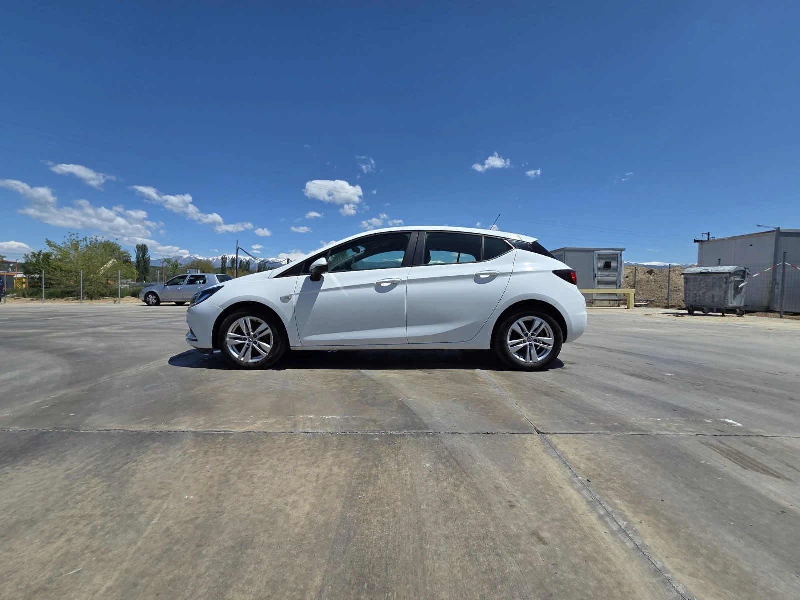Opel Astra 1.6 CDTI, снимка 8 - Автомобили и джипове - 54409740