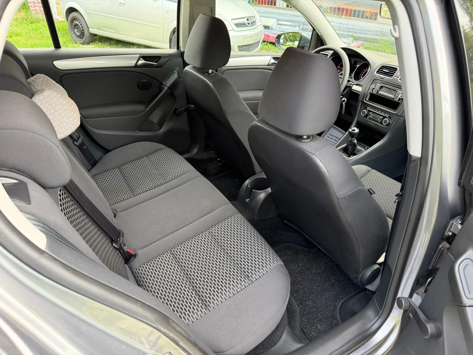 VW Golf 1.6 TDi / EURO 5 / KLIMATRONIK, снимка 14 - Автомобили и джипове - 54875092