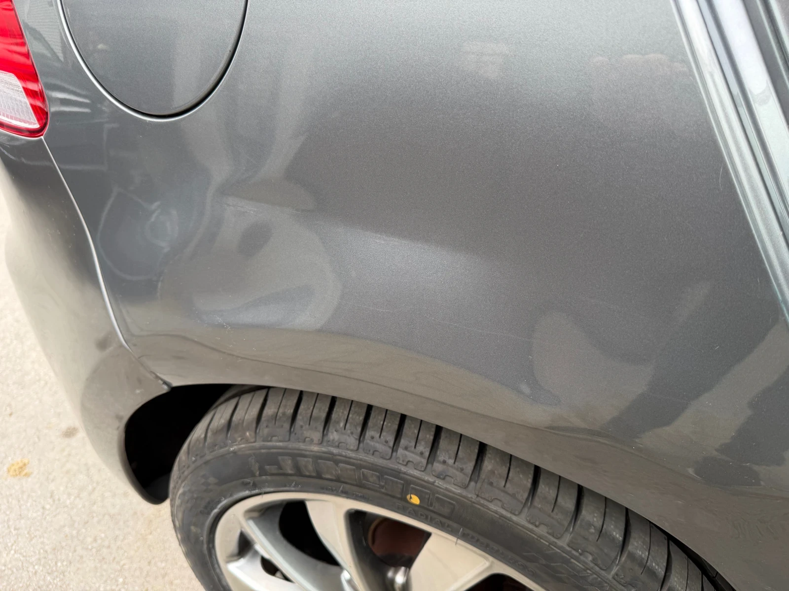 VW Golf 1.6 TDi / KLIMATRONIK, снимка 13 - Автомобили и джипове - 54875092