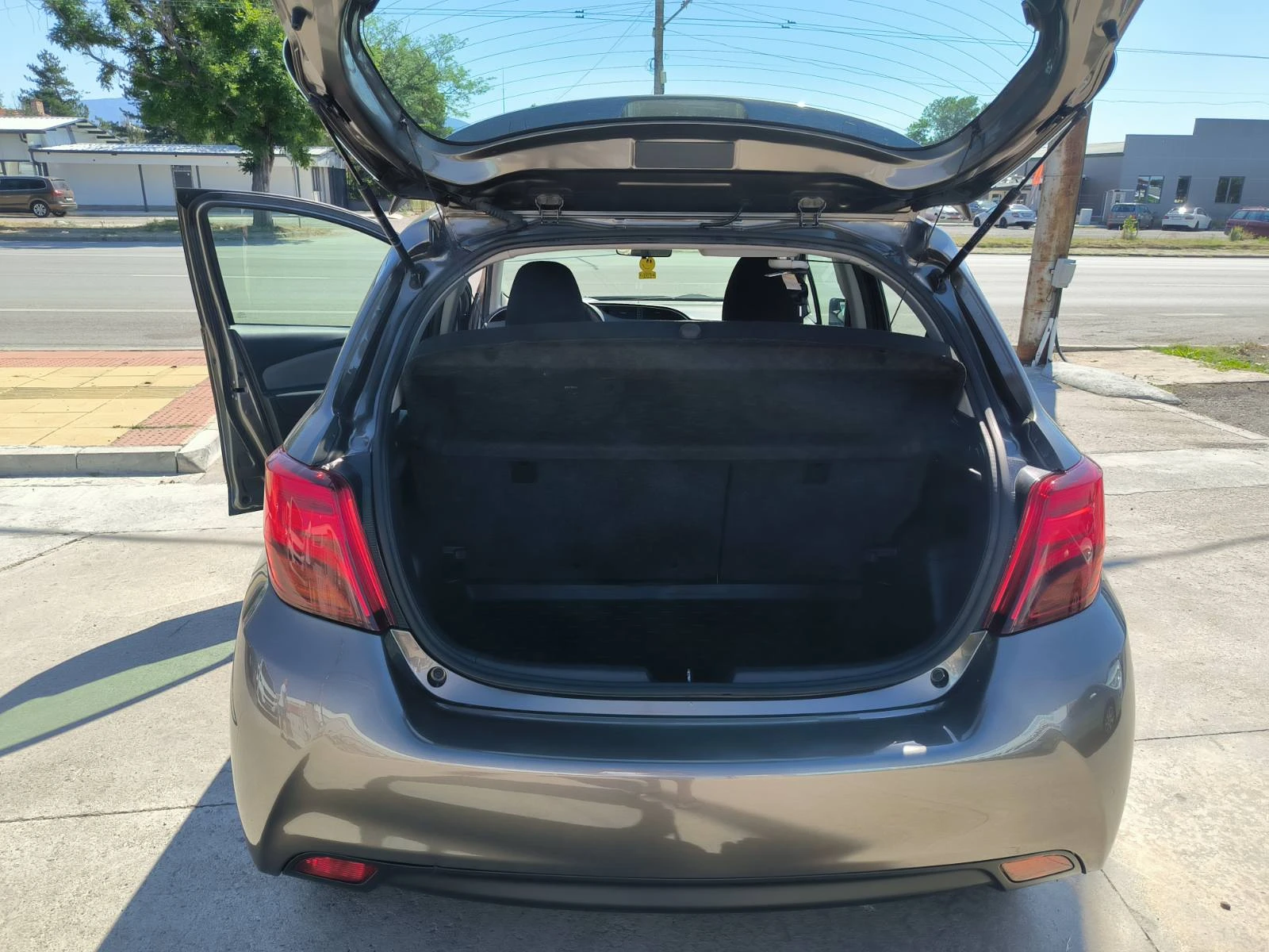 Toyota Yaris 1.5i-Hybrid-Navi-Kamera-Euro-6B | Mobile.bg � ����������� 11
