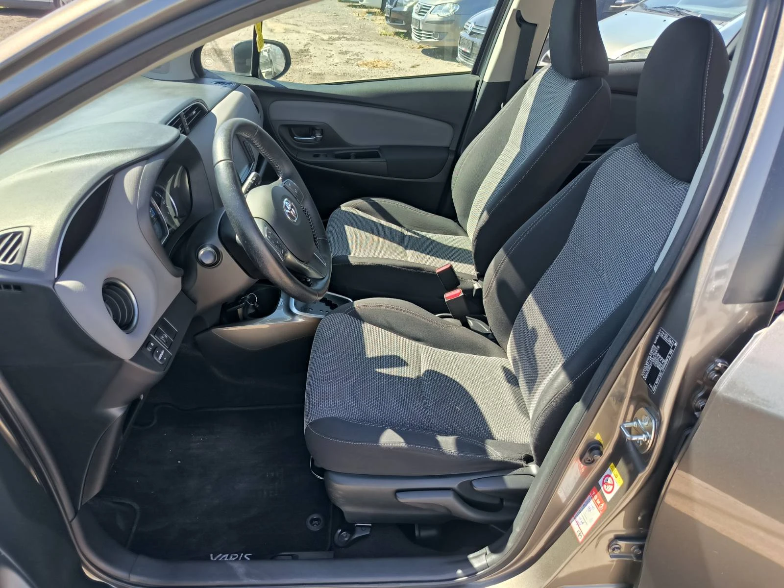 Toyota Yaris 1.5i-Hybrid-Navi-Kamera-Euro-6B | Mobile.bg � ����������� 15