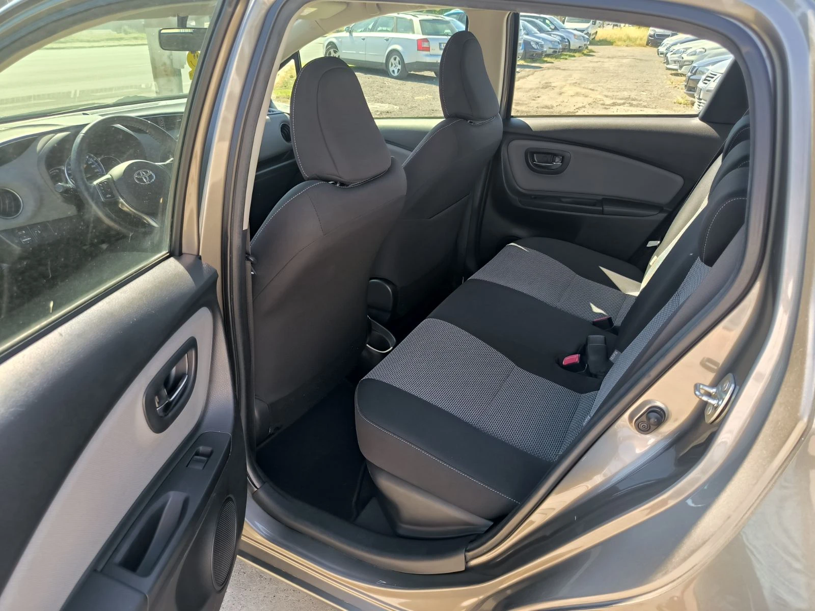Toyota Yaris 1.5i-Hybrid-Navi-Kamera-Euro-6B | Mobile.bg � ����������� 16