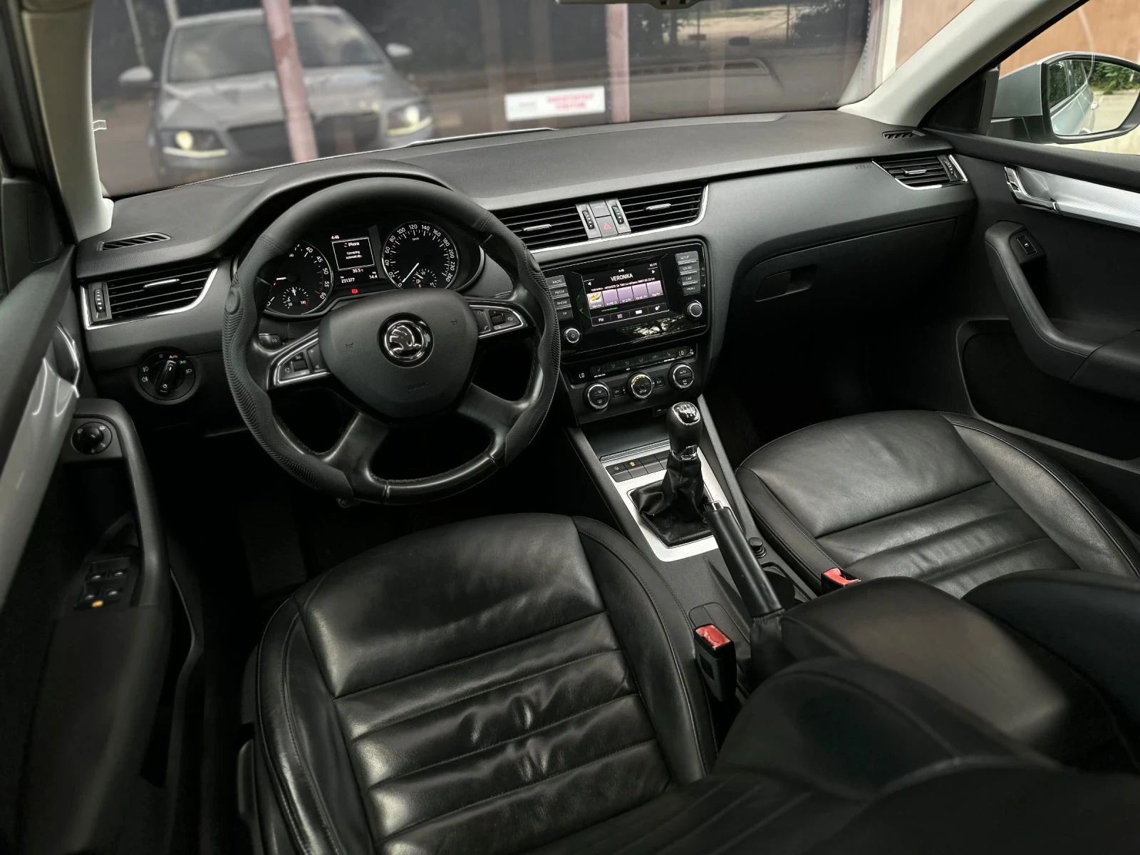 Skoda Octavia 2.00D/150к.с/KeyLess/КОЖА/FULL* LED/Обслужен/Full/, снимка 14 - Автомобили и джипове - 55288919