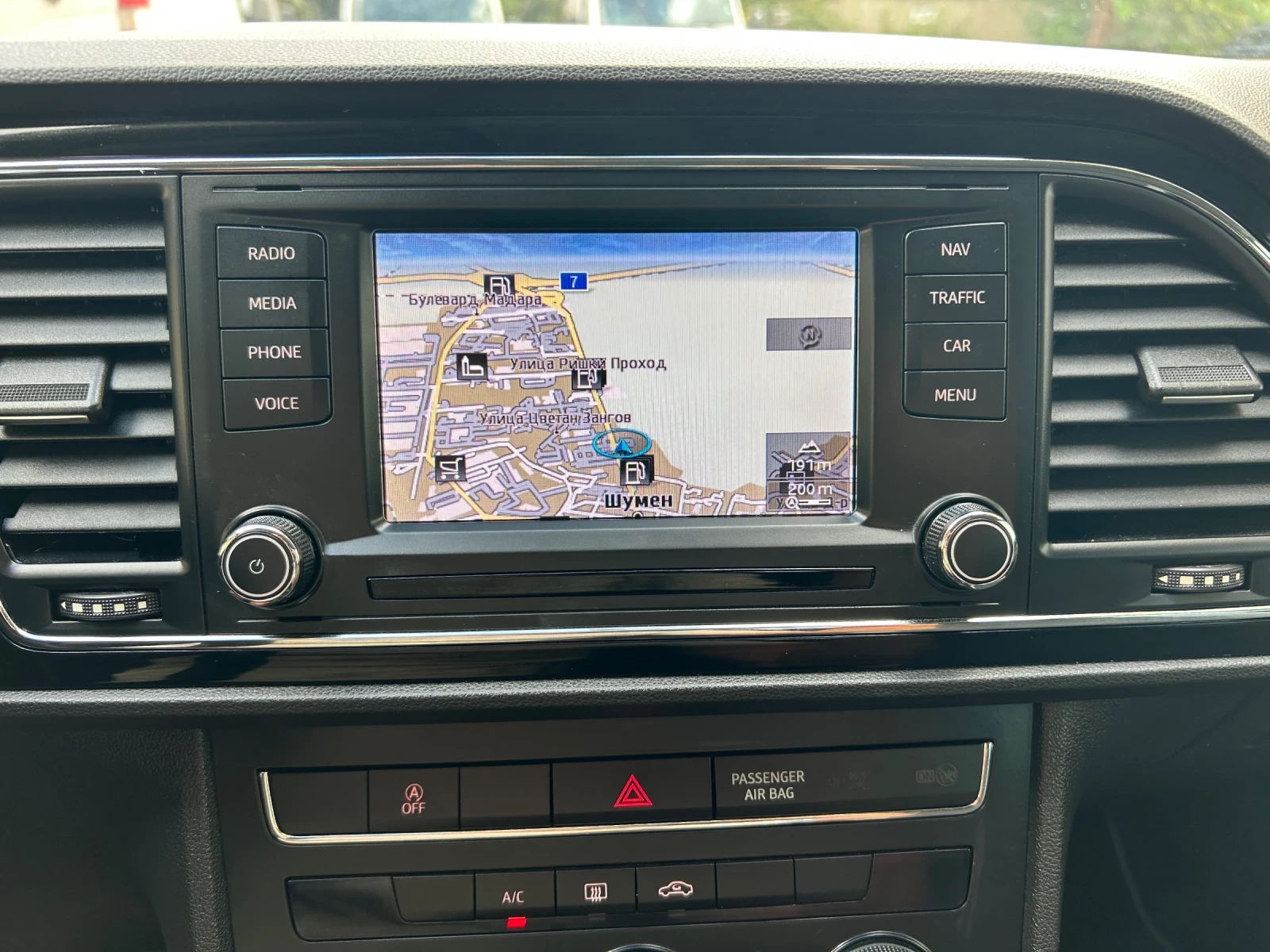 Seat Leon 1.6TDI ЕВРО 5 НАВИ, снимка 10 - Автомобили и джипове - 56183870