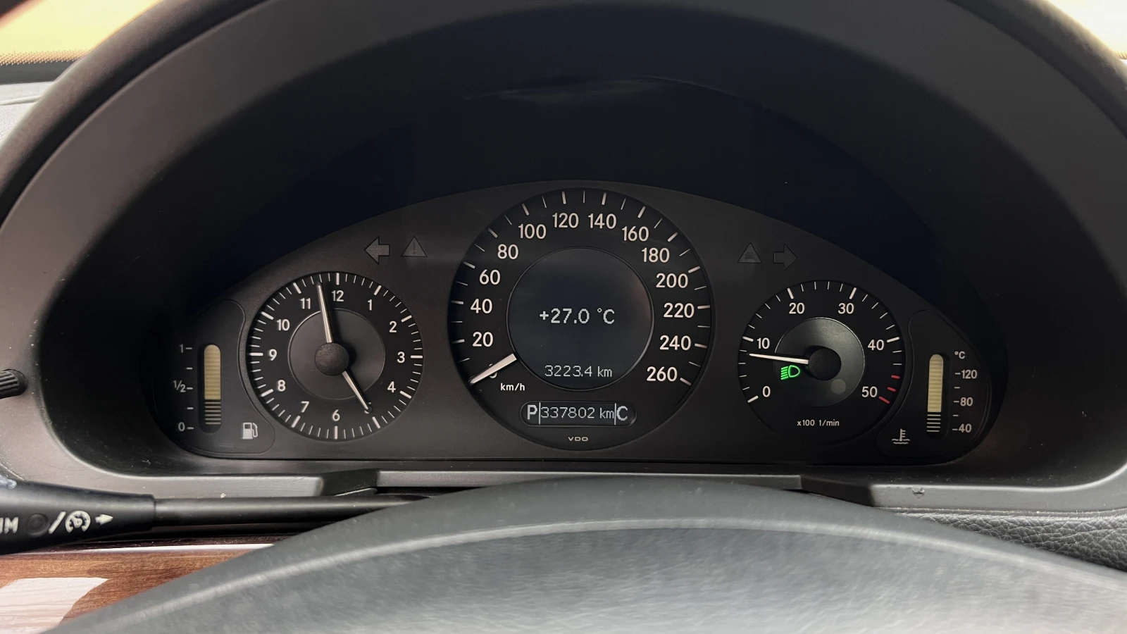 Mercedes-Benz E 220 CDI, снимка 12 - Автомобили и джипове - 56523419