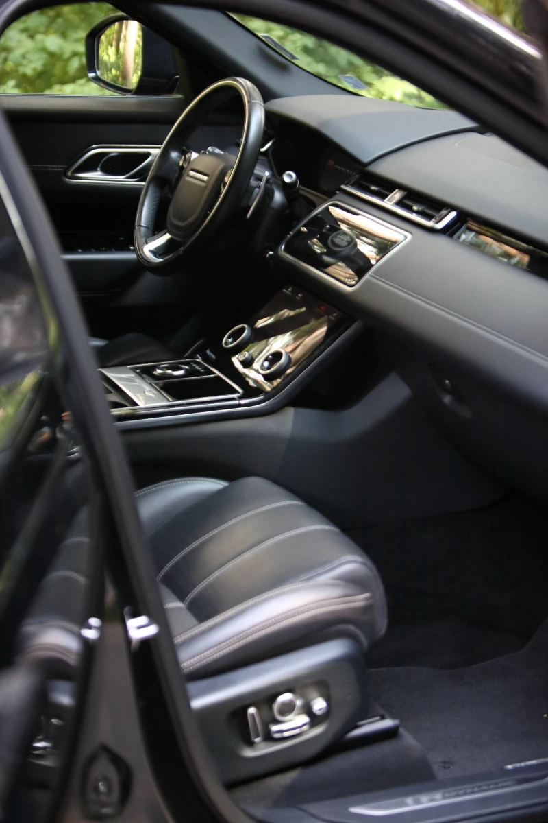 Land Rover Range Rover Velar, снимка 12 - Автомобили и джипове - 51803752