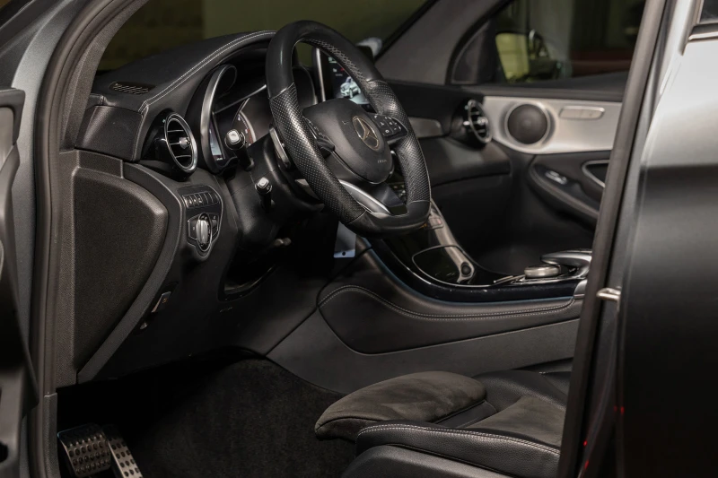 Mercedes-Benz GLE 250 D * AMG Line * 4MATIC * 9G-TRONIC * DISTRONIC, снимка 7 - Автомобили и джипове - 52628090