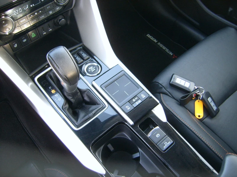 Mitsubishi Eclipse Cross 1, 5  4x4 diamond, снимка 10 - Автомобили и джипове - 52849125