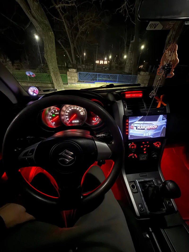 Suzuki Grand vitara 1.9, снимка 4 - Автомобили и джипове - 53387516