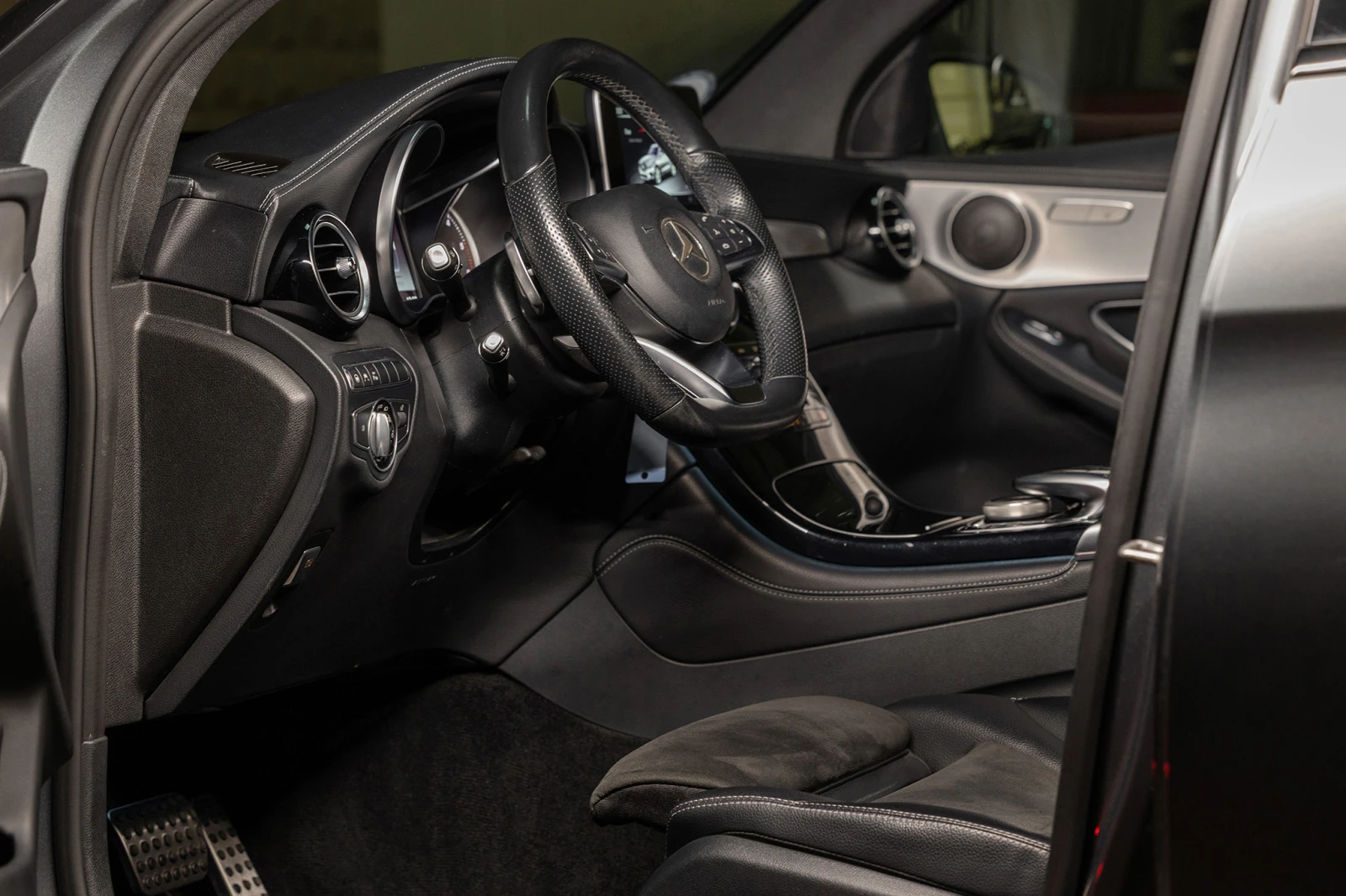 Mercedes-Benz GLE 250 D * AMG Line * 4MATIC * 9G-TRONIC * DISTRONIC - изображение 7