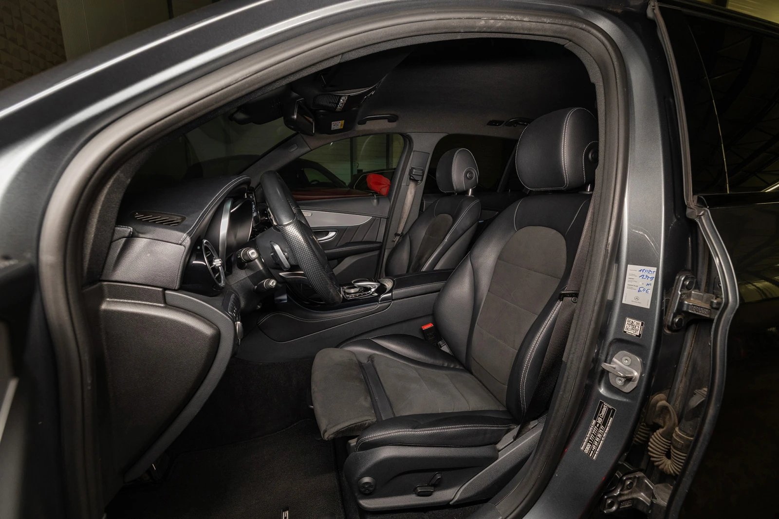 Mercedes-Benz GLE 250 D * AMG Line * 4MATIC * 9G-TRONIC * DISTRONIC - изображение 8