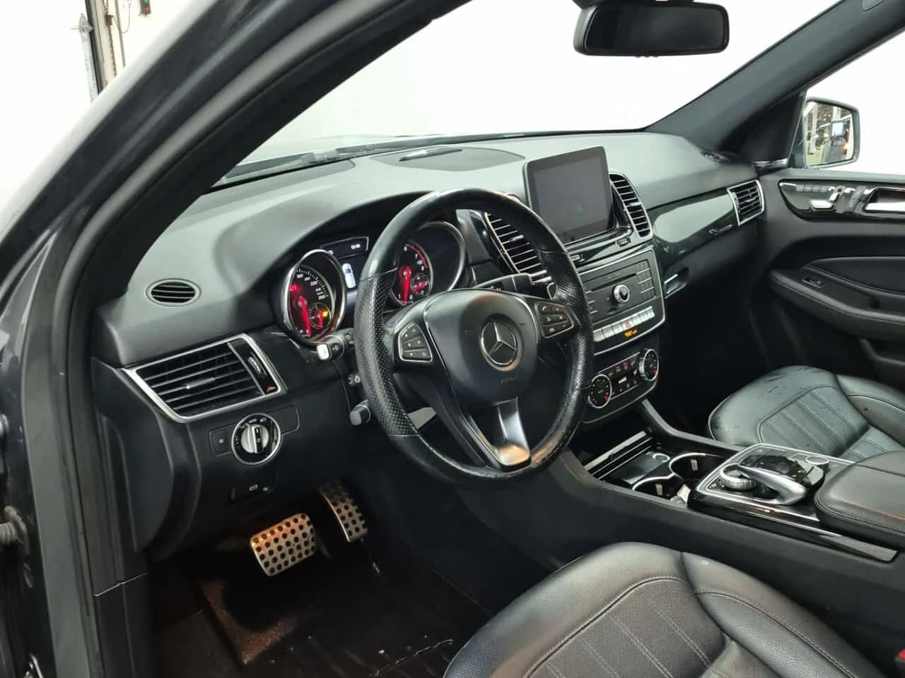 Mercedes-Benz GLE 400 AMG | ПАНО | 360 | BURMESTER | KEYLESS, снимка 10 - Автомобили и джипове - 53954906