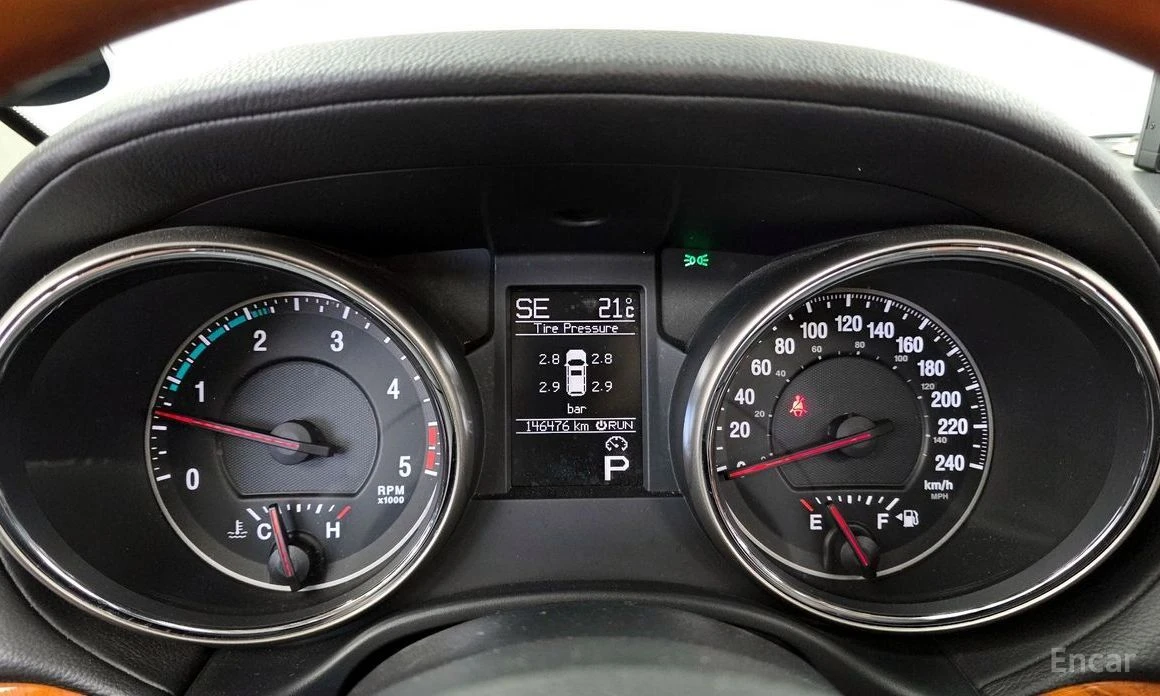 Jeep Grand cherokee, снимка 8 - Автомобили и джипове - 54227321