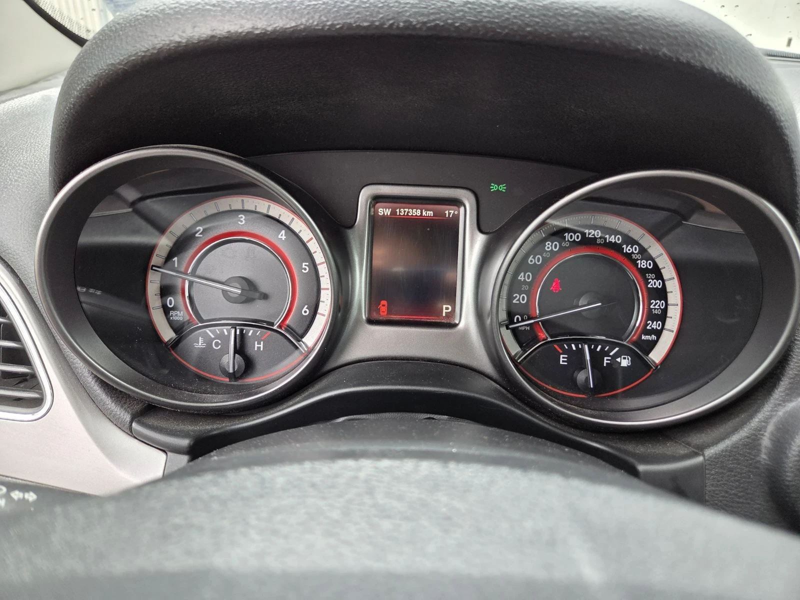 Fiat Freemont 2.0 MultiJet AWD (170 к.с.)+ зимни гуми + греди, снимка 11 - Автомобили и джипове - 54577793