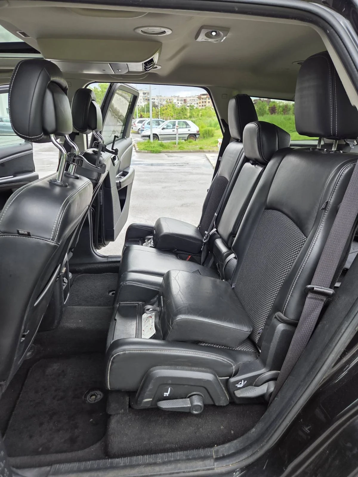 Fiat Freemont 2.0 MultiJet AWD (170 к.с.)+ зимни гуми + греди, снимка 9 - Автомобили и джипове - 54577793