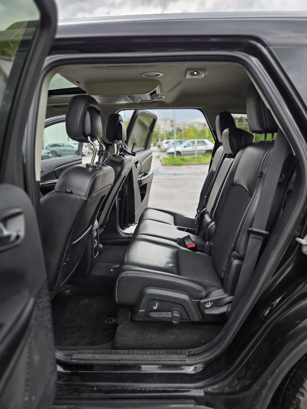 Fiat Freemont 2.0 MultiJet AWD (170 к.с.)+ зимни гуми + греди, снимка 8 - Автомобили и джипове - 54577793
