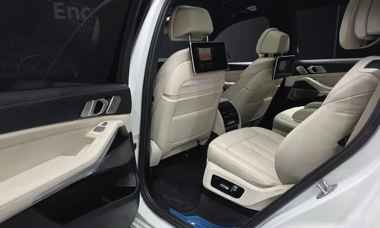 BMW X7 * xDrive 40d M Sport 6STR * АВТОКРЕДИТ * , снимка 12 - Автомобили и джипове - 56103229