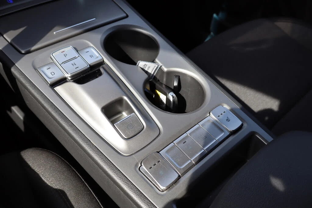 Hyundai Kona FWD* LONG RANGE* DISTRONIC* КАМЕРА* КРАЙНА ЦЕНА, снимка 13 - Автомобили и джипове - 56210745