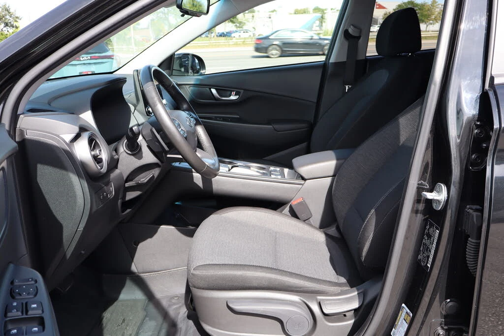 Hyundai Kona FWD* LONG RANGE* DISTRONIC* КАМЕРА* КРАЙНА ЦЕНА, снимка 8 - Автомобили и джипове - 56210745