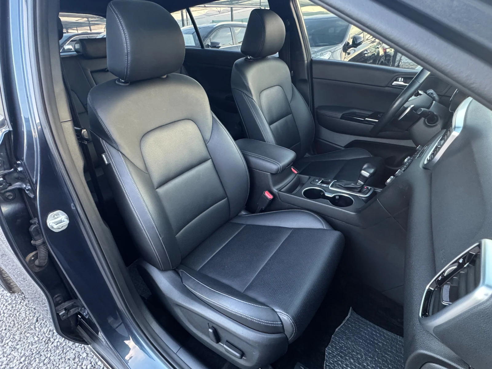 Kia Sportage 2.0D 2WD ! Intelligent !, снимка 10 - Автомобили и джипове - 56328261