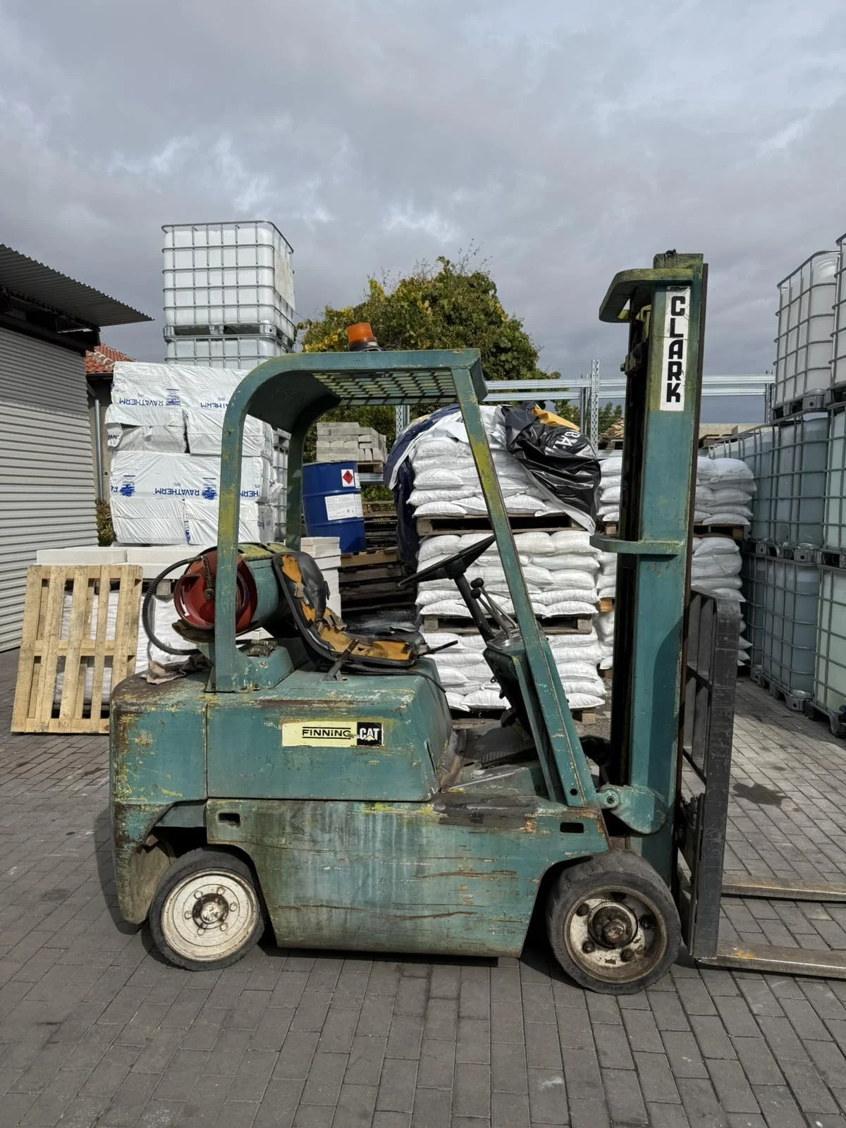 ������� Clark ��� | Mobile.bg � ����������� 3