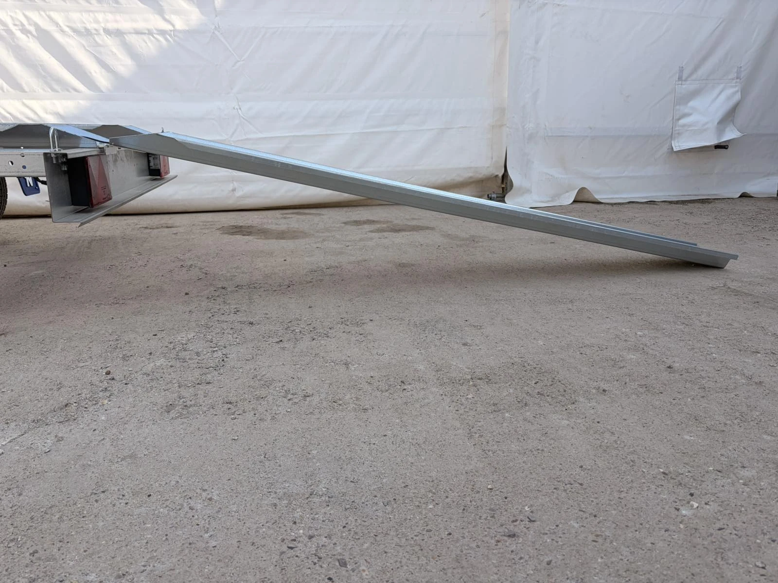 �� ��������� NIEWIADOW �� 3 ���������� B7320M3 | Mobile.bg � ����������� 4