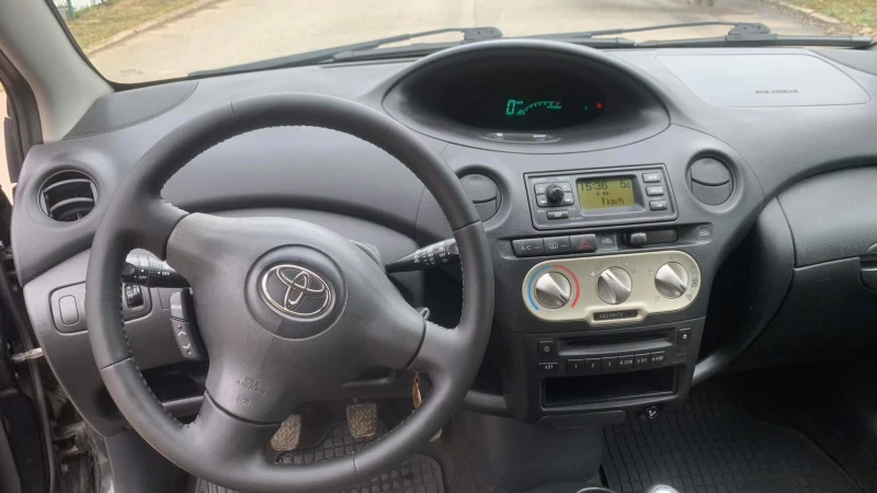 Toyota Yaris 1.0 I FACELIFT, снимка 6 - Автомобили и джипове - 47526698