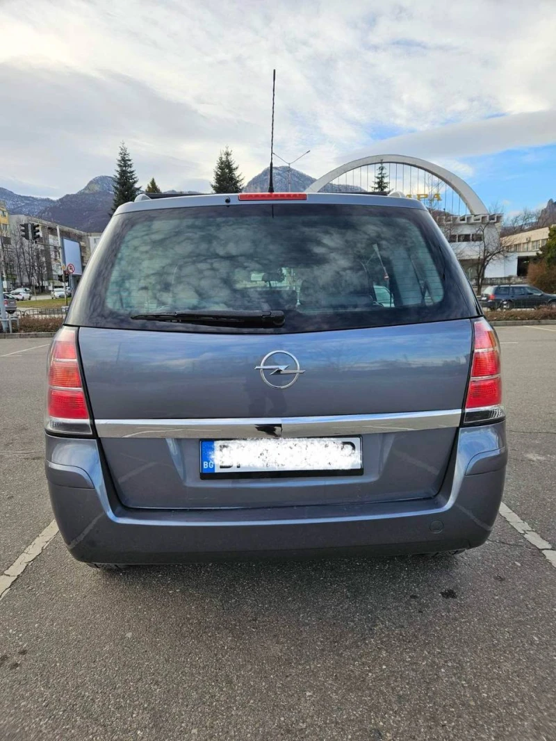 Opel Zafira фабричен метан - бензин , снимка 4 - Автомобили и джипове - 48632694