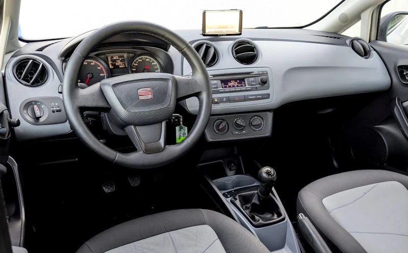 Seat Ibiza, снимка 6 - Автомобили и джипове - 52776148