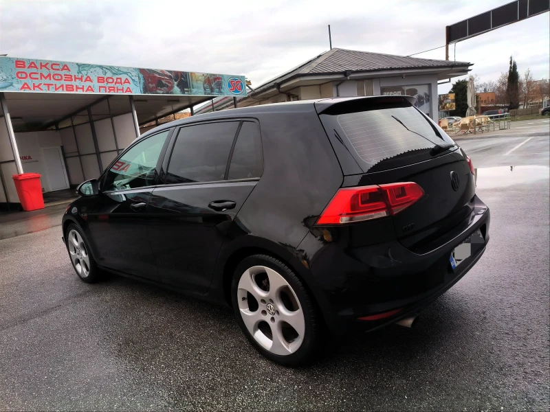 VW Golf 1.6 TDI Highline , снимка 4 - Автомобили и джипове - 53156000