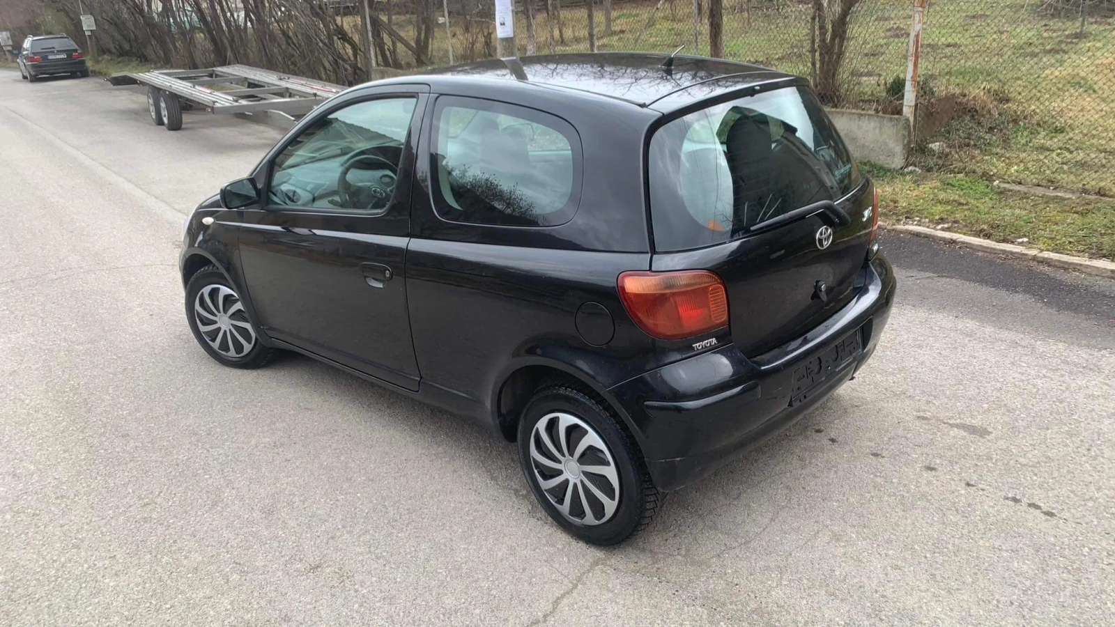 Toyota Yaris 1.0 I FACELIFT - изображение 3