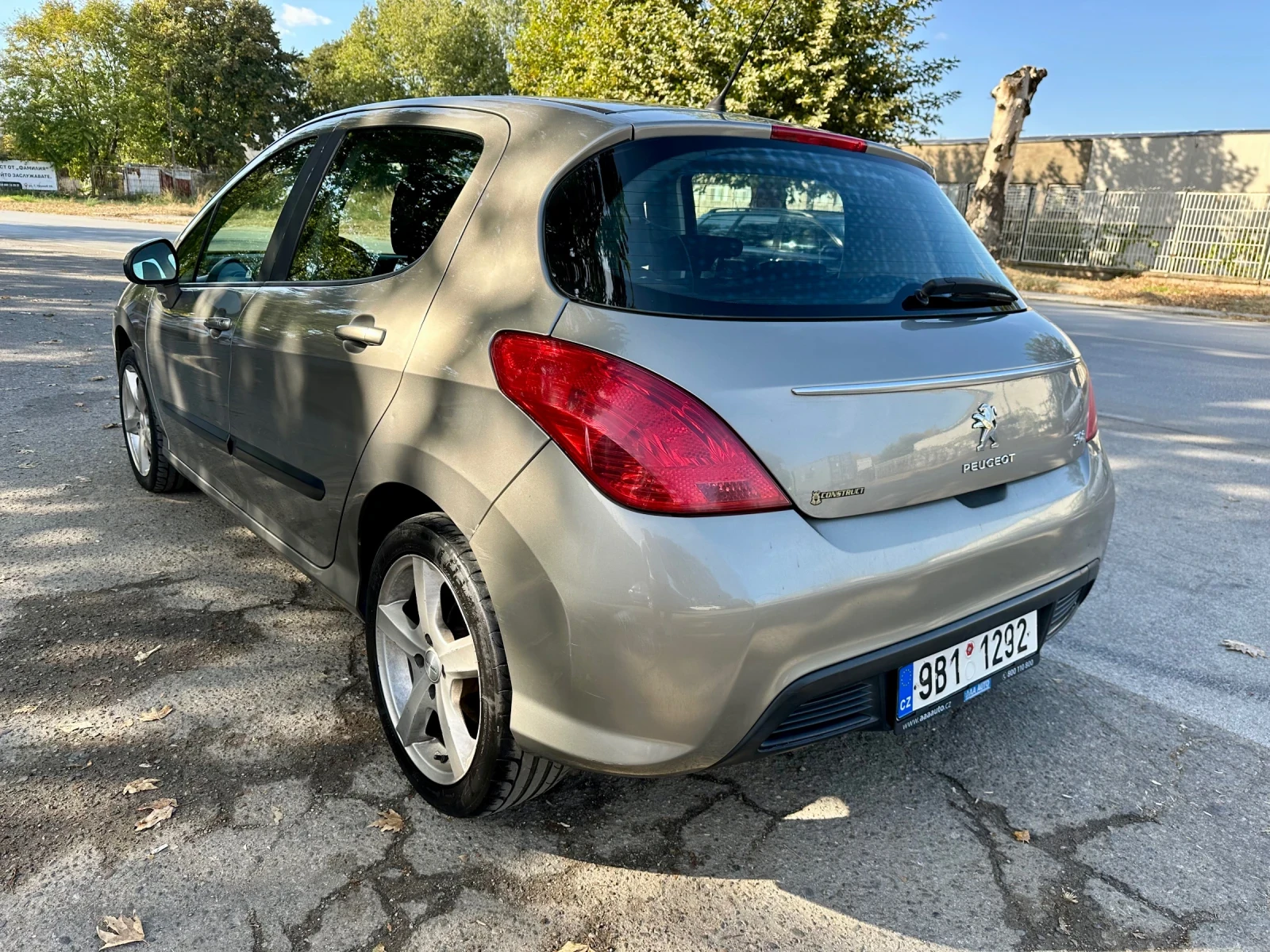 Peugeot 308 1.4 бензин Facelift - изображение 7