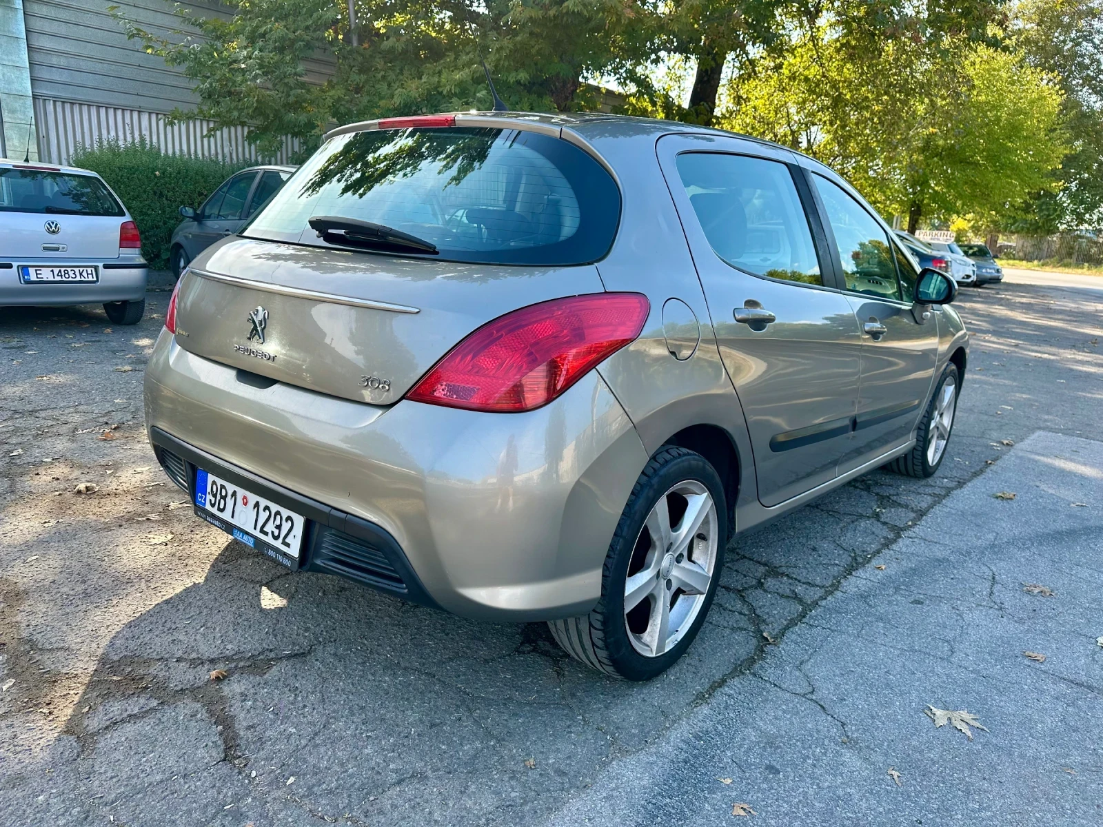 Peugeot 308 1.4 бензин Facelift - изображение 5