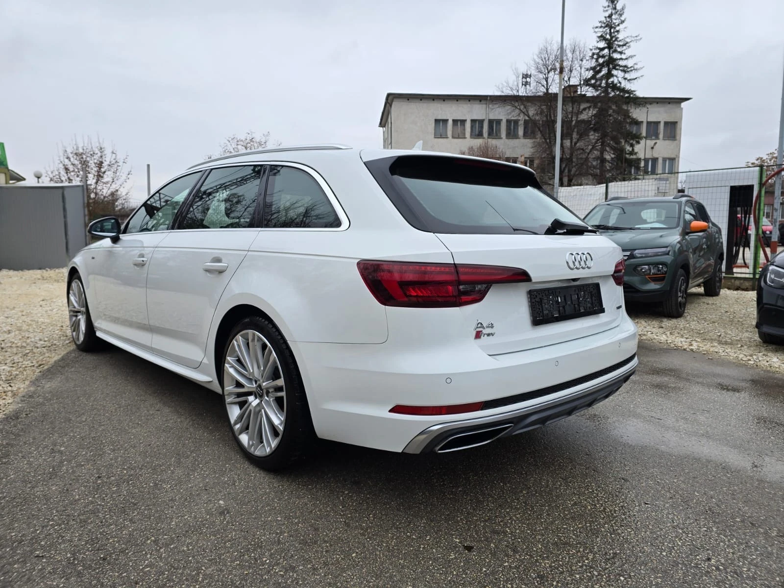 Audi A4 2.0TDI - 190к.с. - S-Line+ Quattro - изображение 4