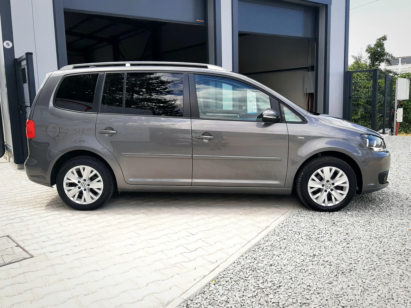 VW Touran 1.6TDI 6ск. LIFE EDITION* NAVI* ПАНОРАМА* FULL - изображение 3