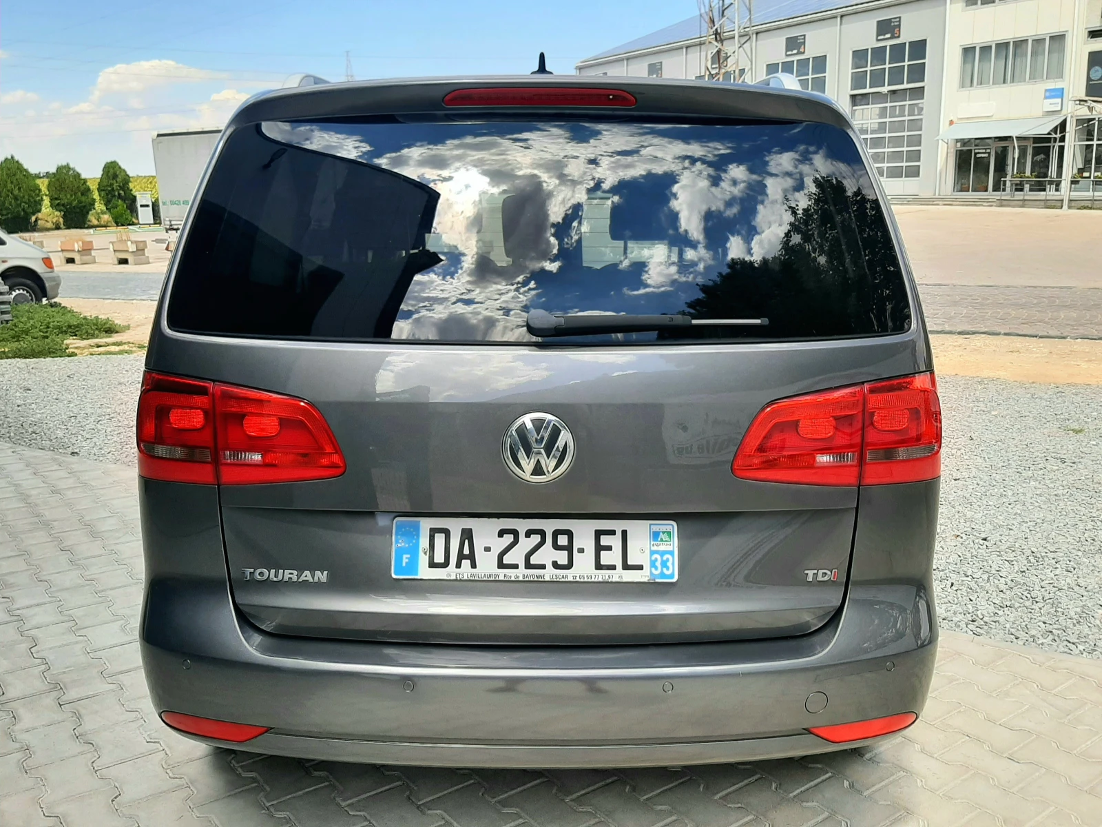 VW Touran 1.6TDI 6ск. LIFE EDITION* NAVI* ПАНОРАМА* FULL - изображение 5