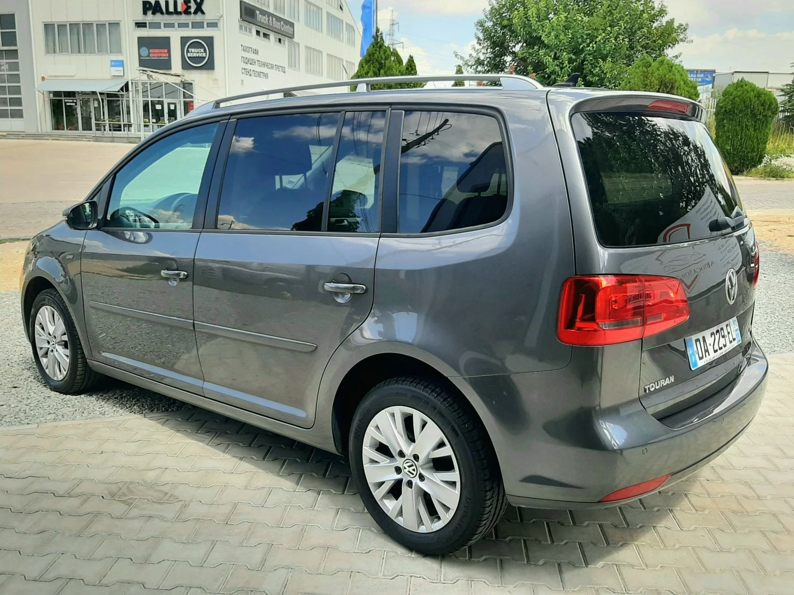 VW Touran 1.6TDI 6ск. LIFE EDITION* NAVI* ПАНОРАМА* FULL - изображение 6