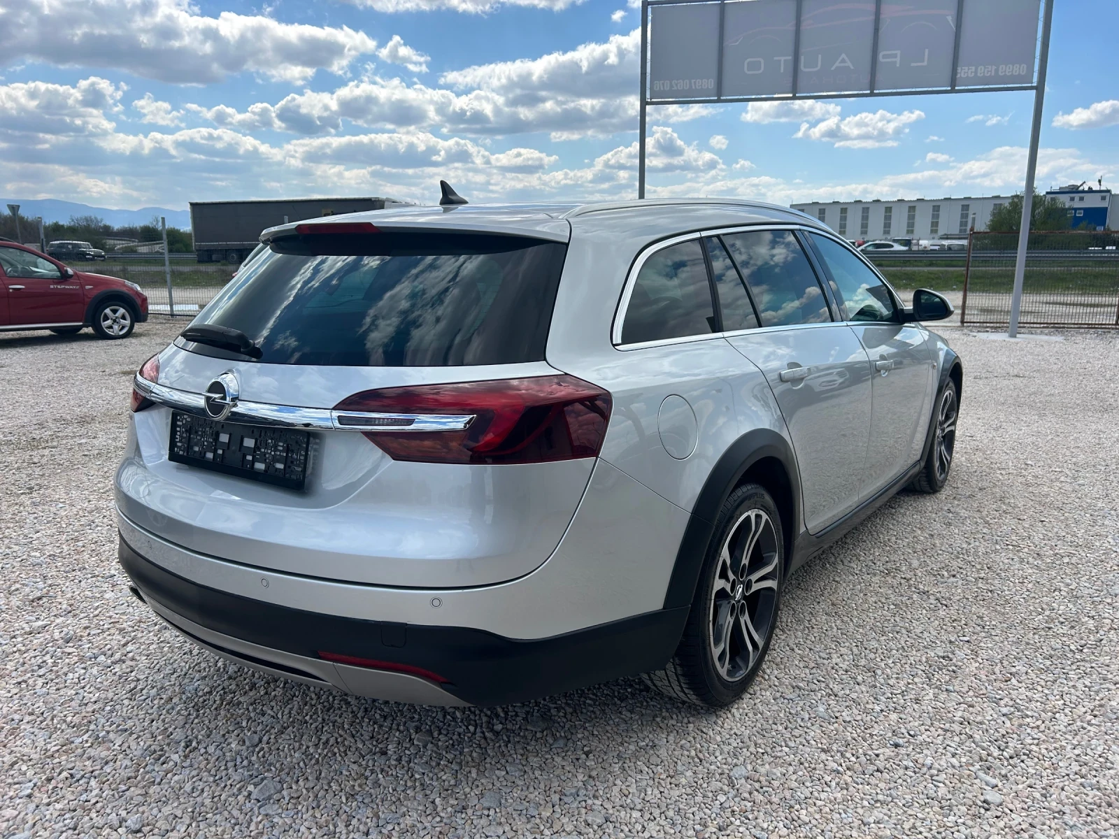 Opel Insignia SPORT-TOURER* Digital* Сервизна история*  - изображение 3