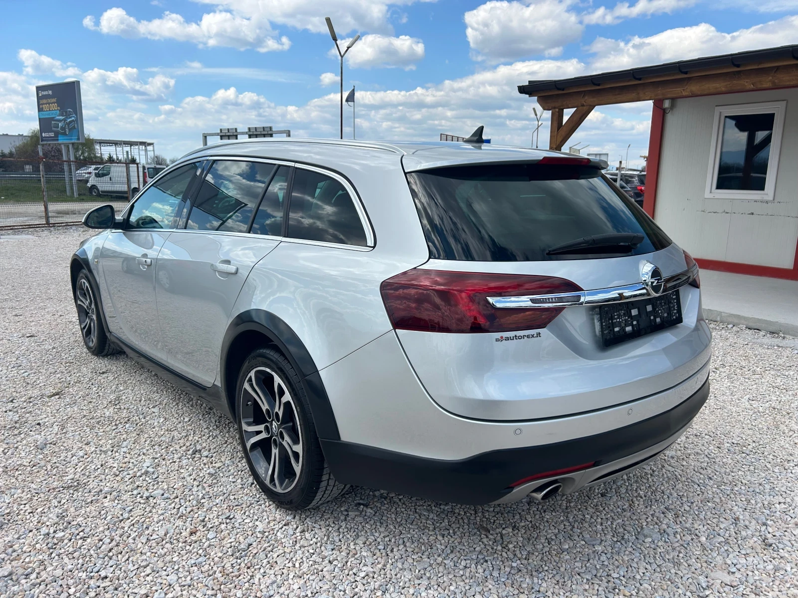 Opel Insignia SPORT-TOURER* Digital* Сервизна история*  - изображение 4