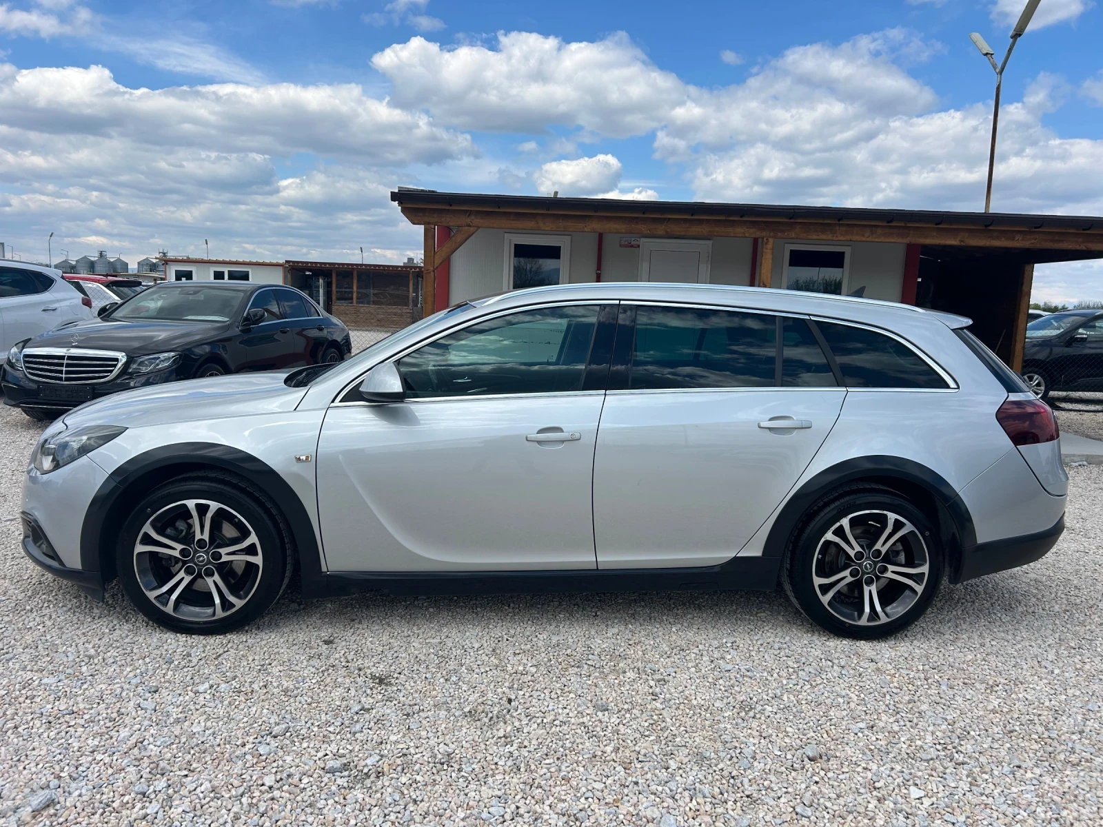 Opel Insignia SPORT-TOURER* Digital* Сервизна история*  - изображение 6
