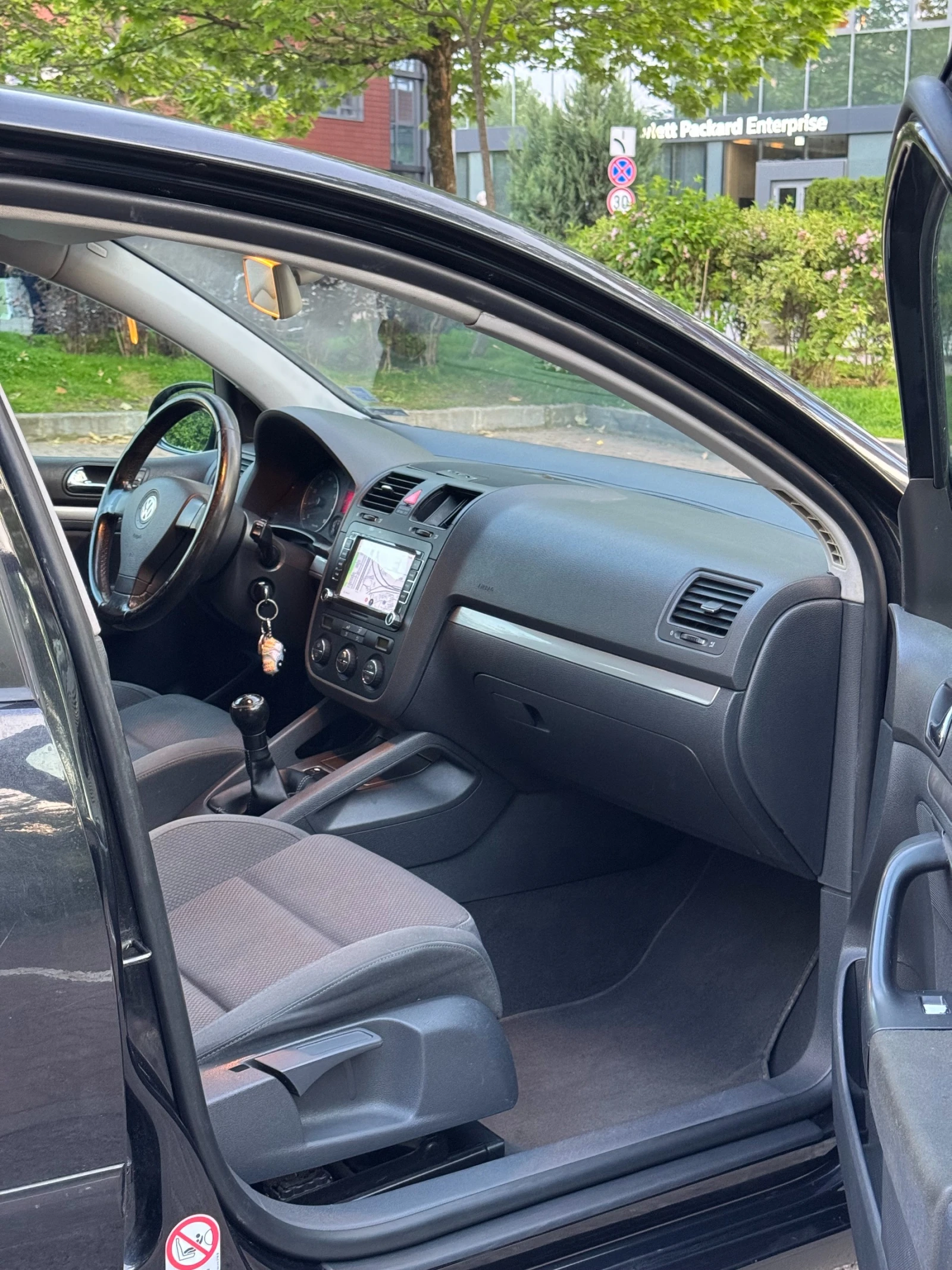 VW Golf 5 1.6 SportLine* Blu* Cam* Nav - изображение 9