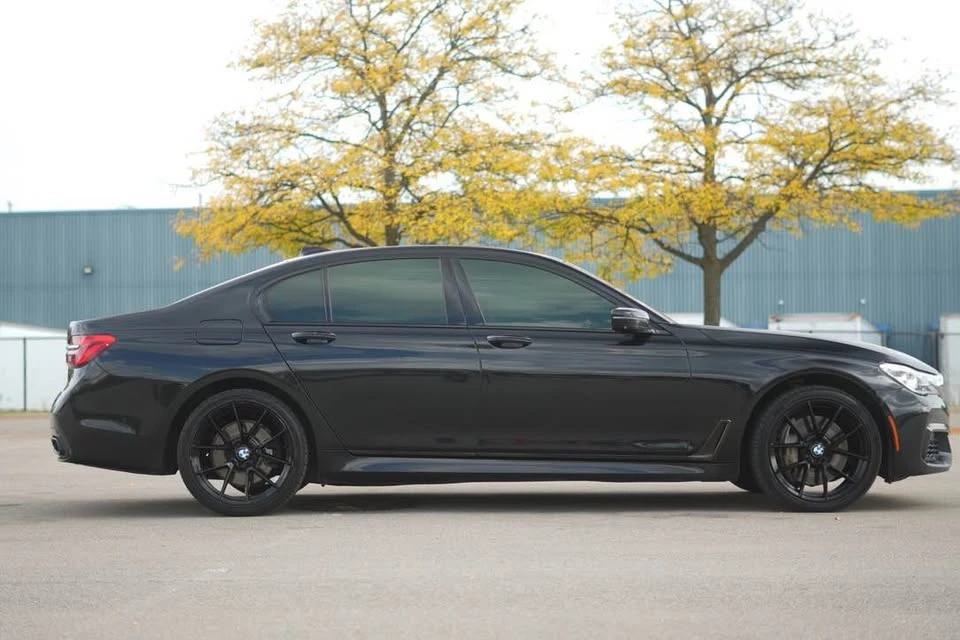 BMW 750 XDRIVE * * CARFAX * * АВТО КРЕДИТ * *  - изображение 5