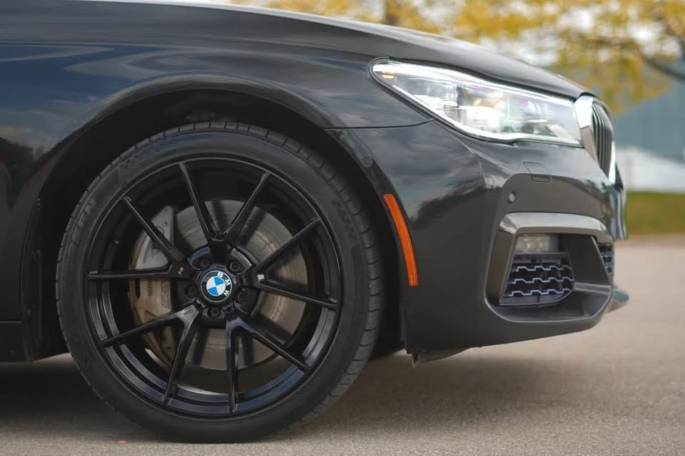 BMW 750 XDRIVE * * CARFAX * * АВТО КРЕДИТ * *  - изображение 4