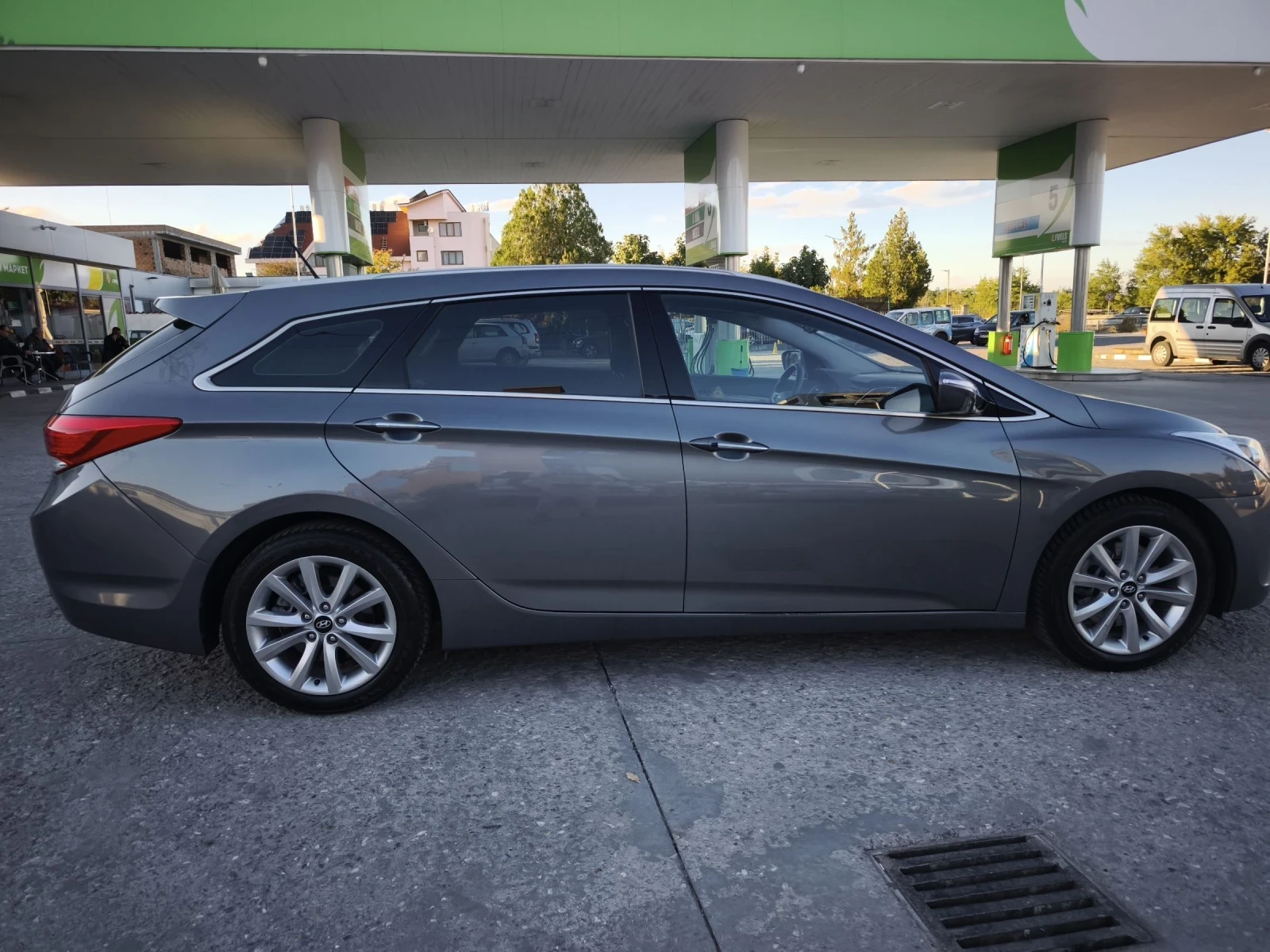 Hyundai I40 17d AVTOMAT FULL SERVICE IN HYUNDAI  | Mobile.bg — изображение 6