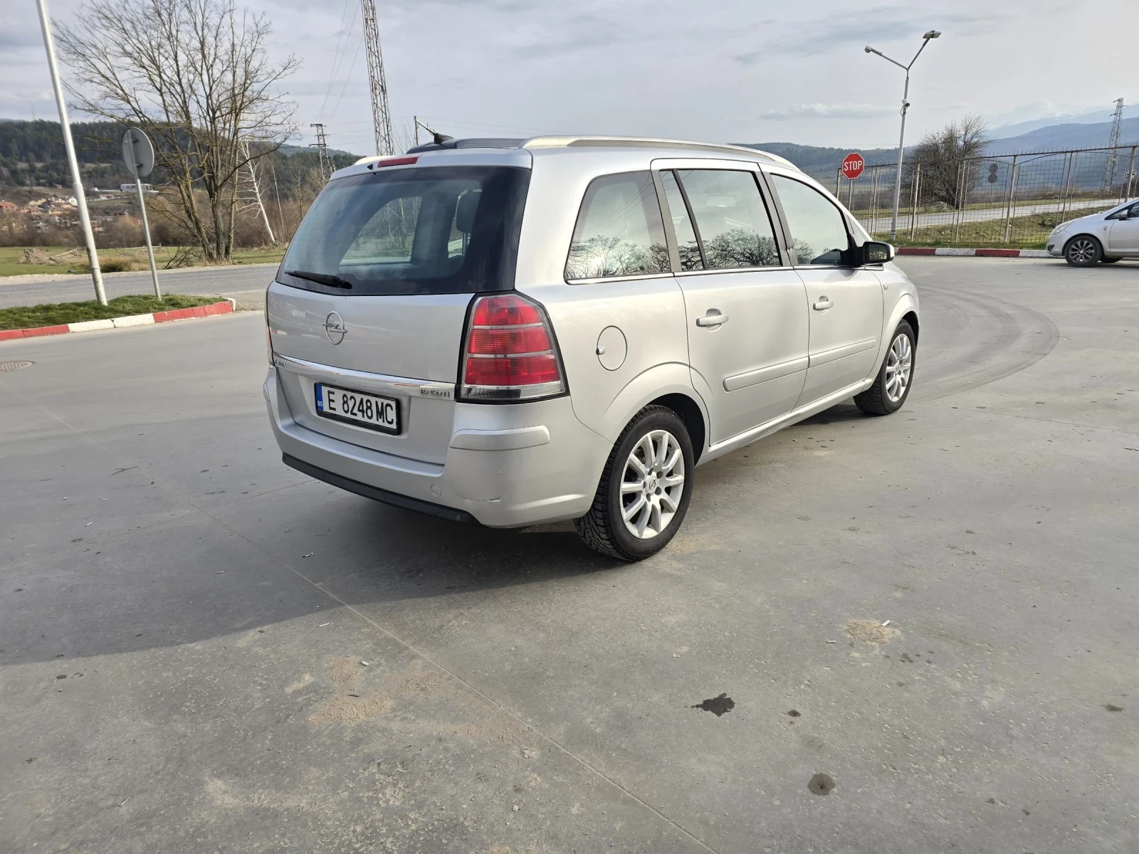 Opel Zafira 1.9 CDTI АВТОМАТИК!!!, снимка 3 - Автомобили и джипове - 53817242
